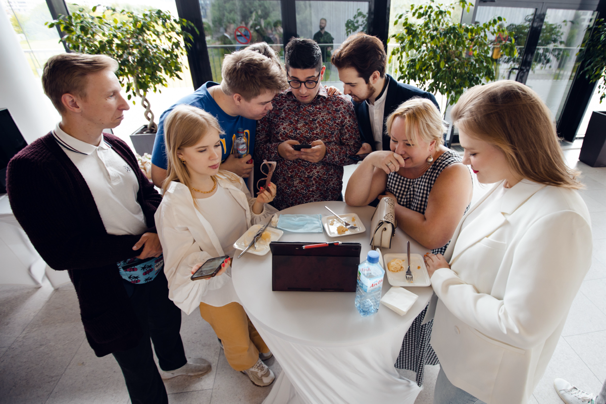 Было бы не плохо познакомитсья, да? 🚀 | Сетка — социальная сеть от hh.ru