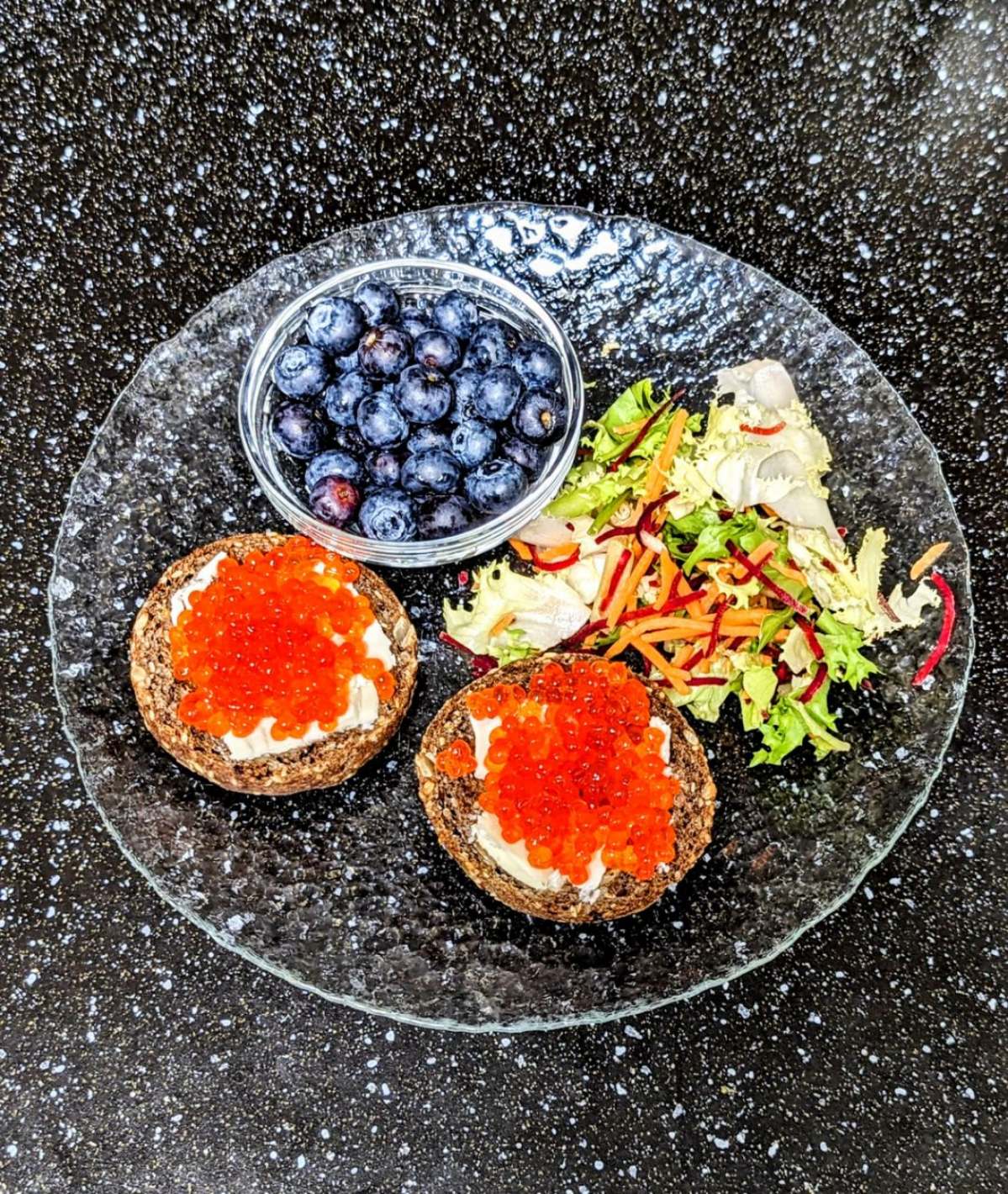 "Завтрак - главная пища дня."
У меня много вопросов к автору фразы.
Но даже это меня не остановит. 
#еда #покушодь | Сетка — социальная сеть от hh.ru