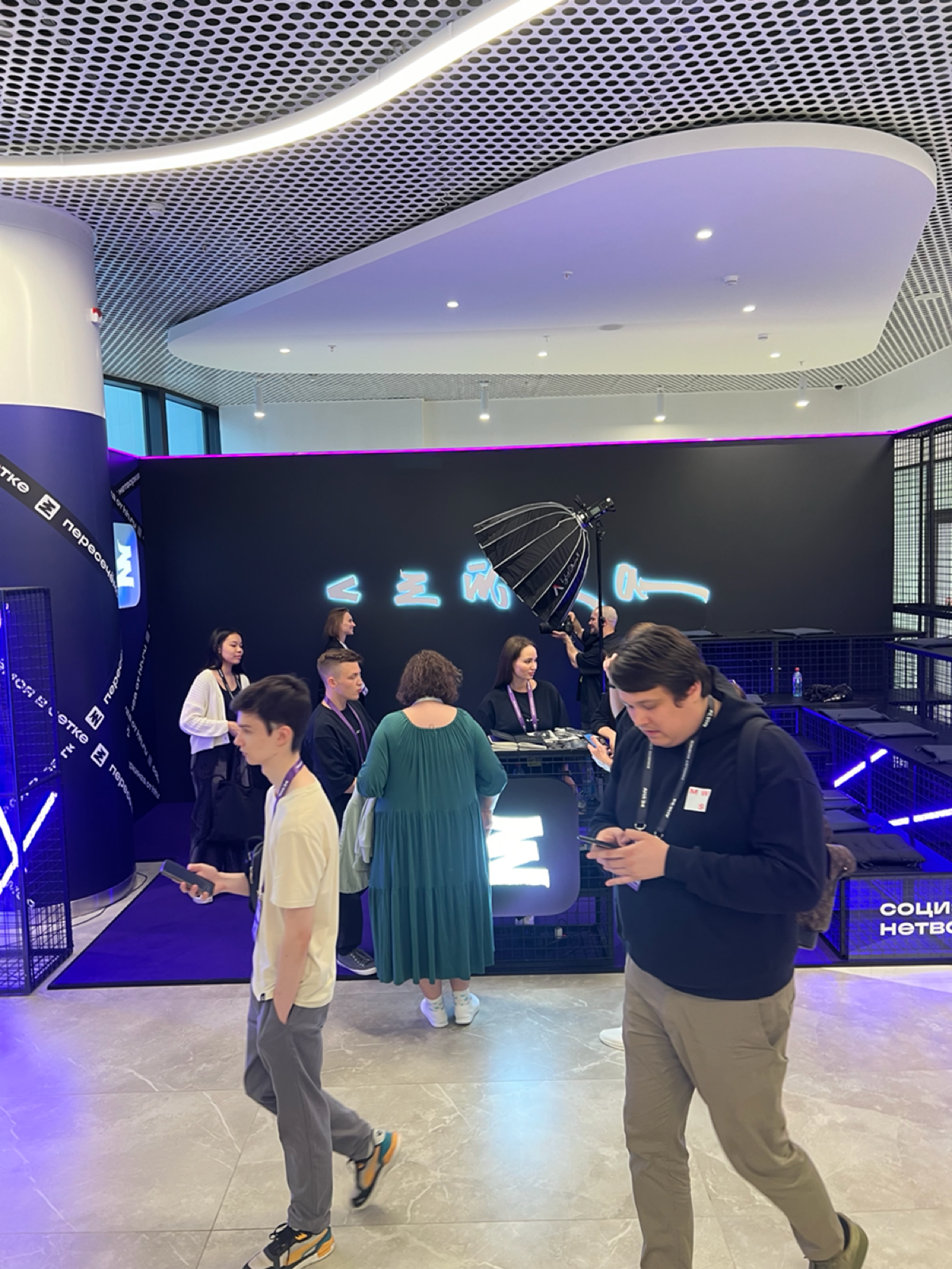 Мой первый пост тут будет благодаря конфе Metamaketing, на которой я ближе познакомился с Сеткой | Сетка — социальная сеть от hh.ru