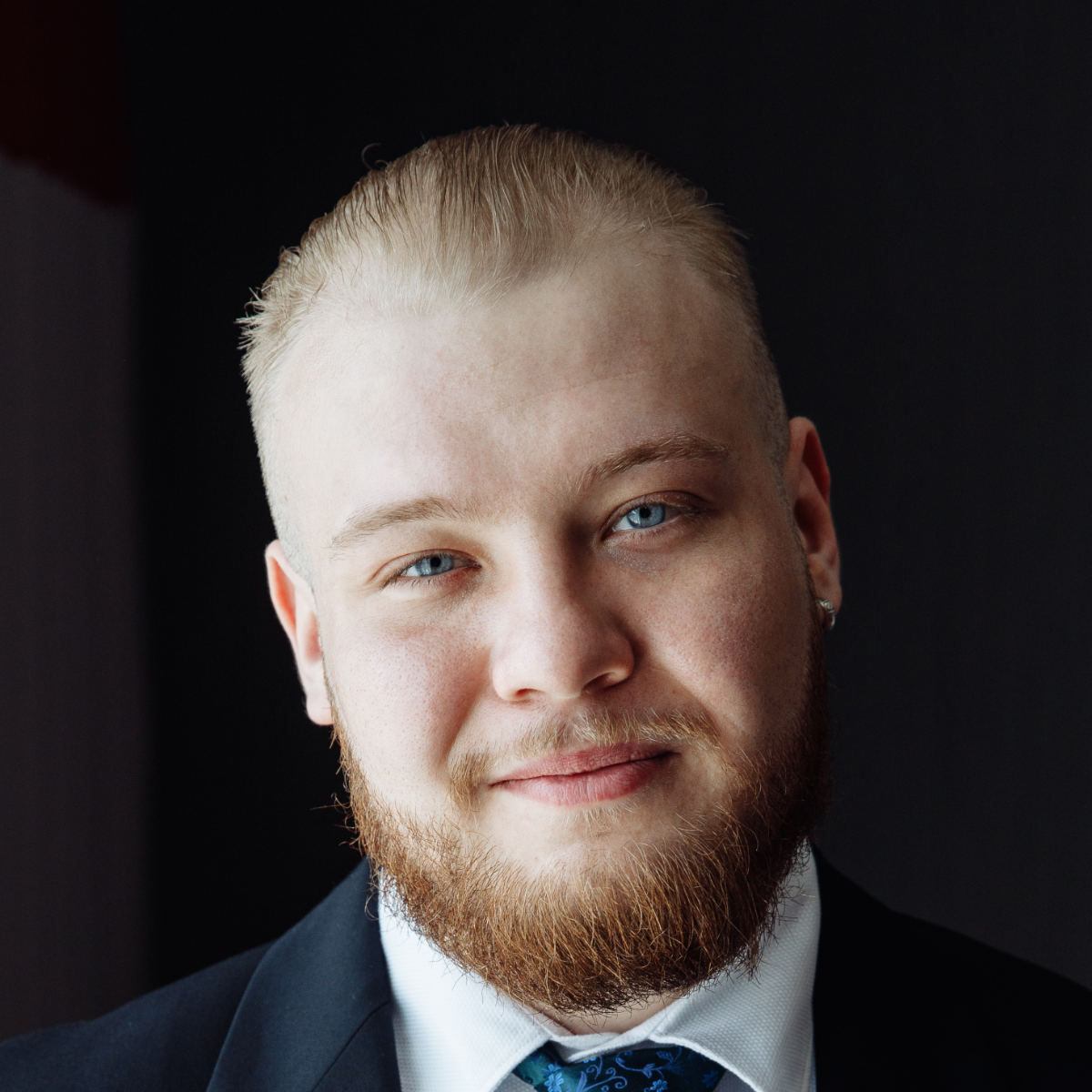Алексей Безруков