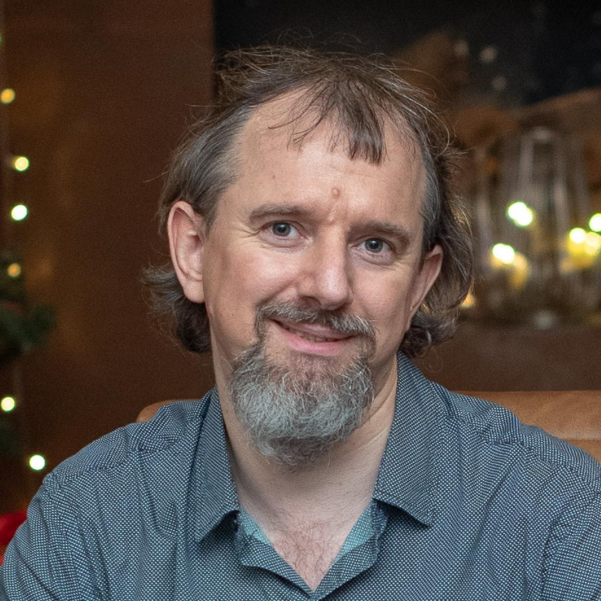 Олег Фролов