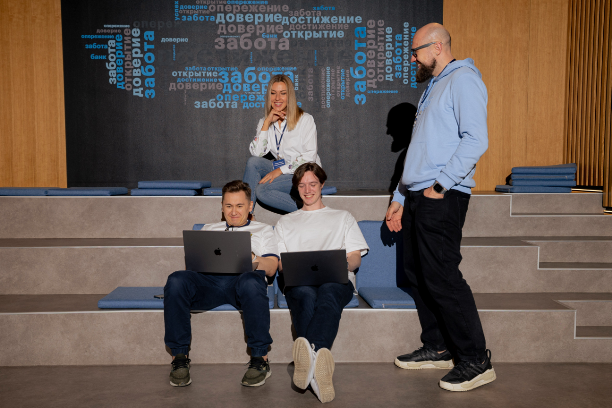 В прошлый четверг прошел VTB design day, где мы с Колей Соболевым из ВТБ, Митей Осадчуком из Иви и другими пообщались на тему роли продуктового дизайна в компании, как разные компании развивают дизайн... | Сетка — социальная сеть от hh.ru