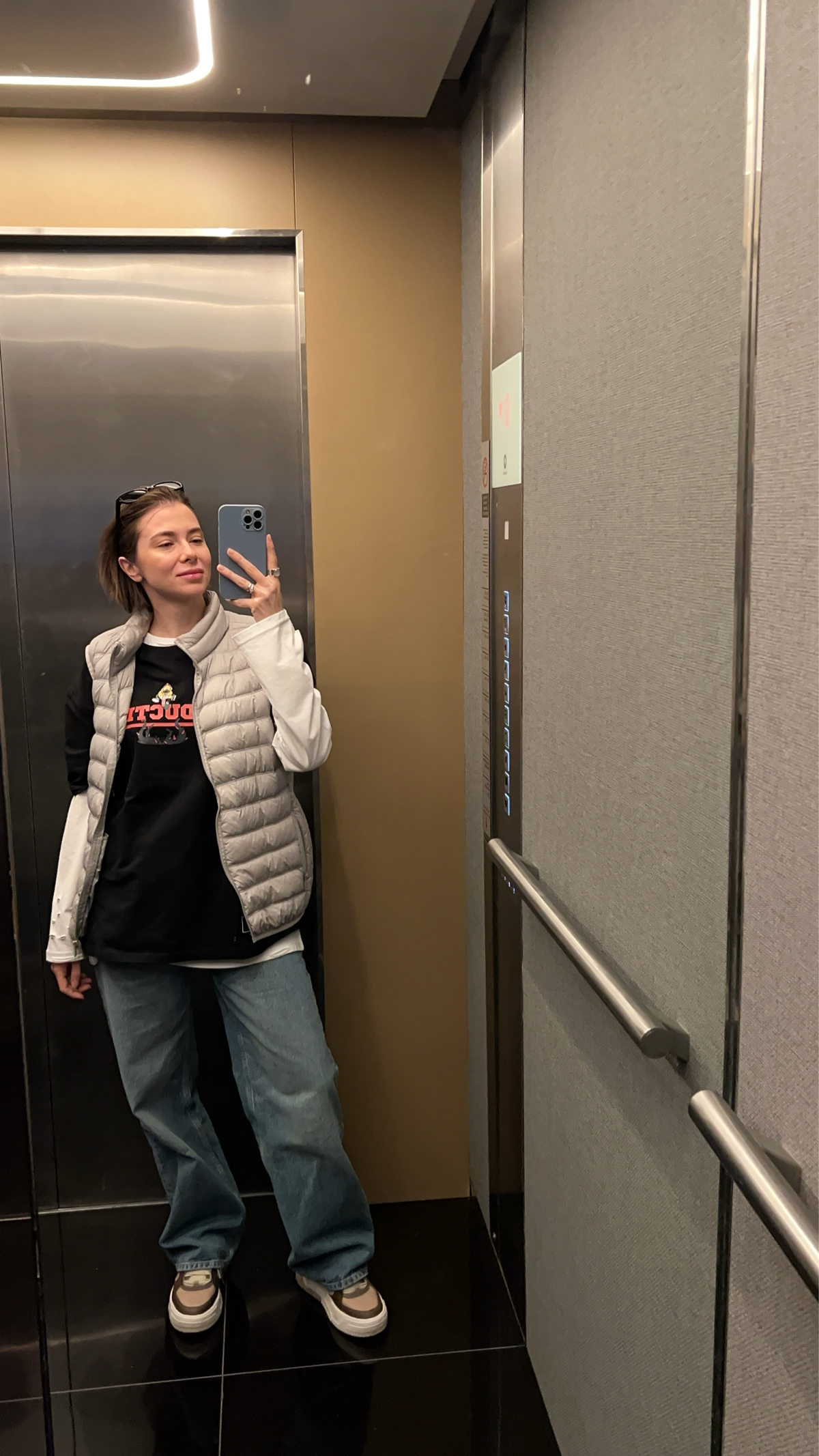 Всем привет 👋🏼 
Наверно настало время немного рассказать о себе и своих проектах ) 
Начну мягко , в мае посетила BetBoom Dacha по CS 2 
в Белграде , в роли продюсера  | Сетка — социальная сеть от hh.ru