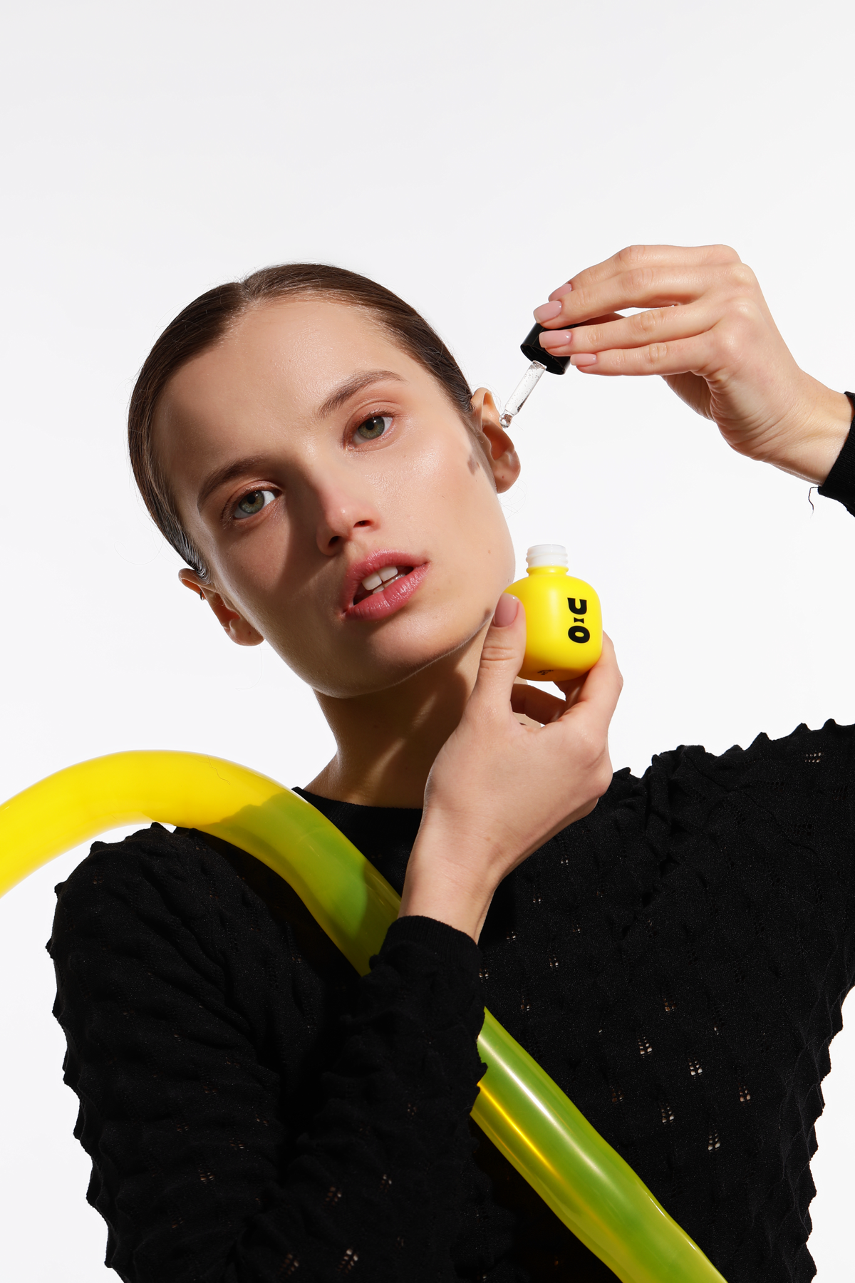 Киберспорт - это конечно удивительно, учитывая, что мне ближе съемки направления beauty и fashion 👌🏼
Вот, например, одна из съемок для косметического бренда Cha O Kao | Сетка — социальная сеть от hh.ru