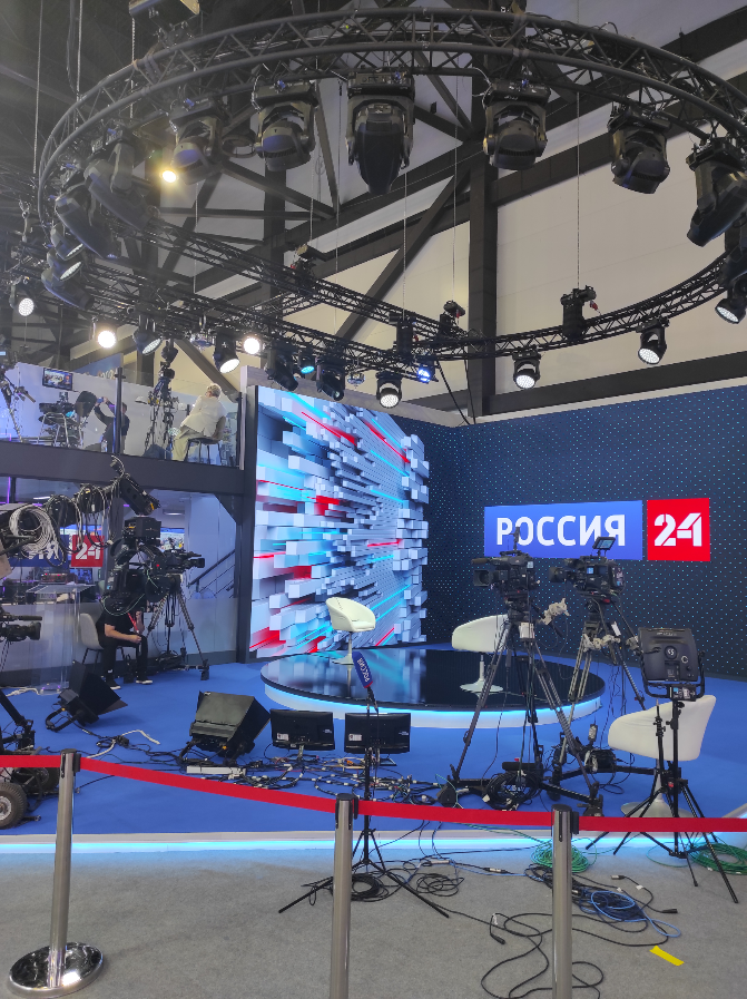 ПМЭФ 2024. Уже традиционная рубрика. Стенды российских (и не только) СМИ на крупнейшем экономическом форуме России.
Кстати, а вы новости с полей ПМЭФ где читали или смотрели? | Сетка — социальная сеть от hh.ru