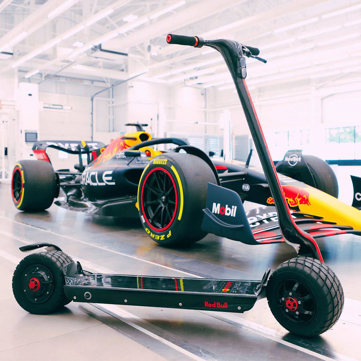 Red Bull представили электрический самокат, по техническому оснащению ничем не уступающий гоночным автомобилям Формулы-1 | Сетка — социальная сеть от hh.ru
