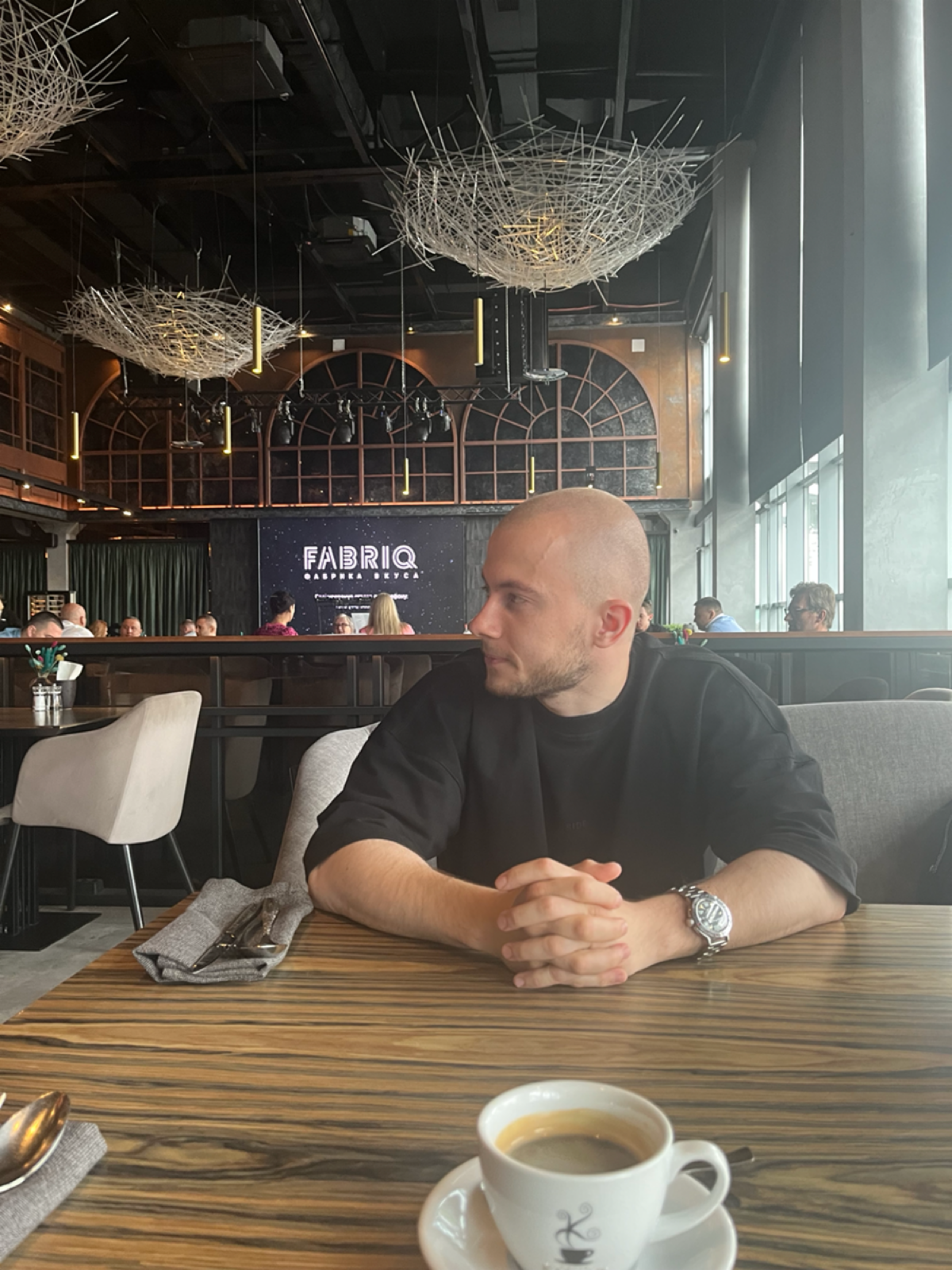 Привет, Сетка! 
Я здесь, чтобы прокачиваться как профессионал, строить связи с экспертами в своей и смежных областях, находить клиентов и проекты | Сетка — социальная сеть от hh.ru