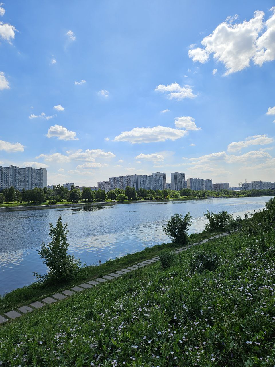 Немного сегодняшнего настроения ♥
Кстати, кто живет в Москве, вы знали, что у нас есть Памятник студенческим приметам?)
27 июня 2008 года, в День Молодежи, в парке 850-летия Москвы в Марьино открыли п... | Сетка — социальная сеть от hh.ru