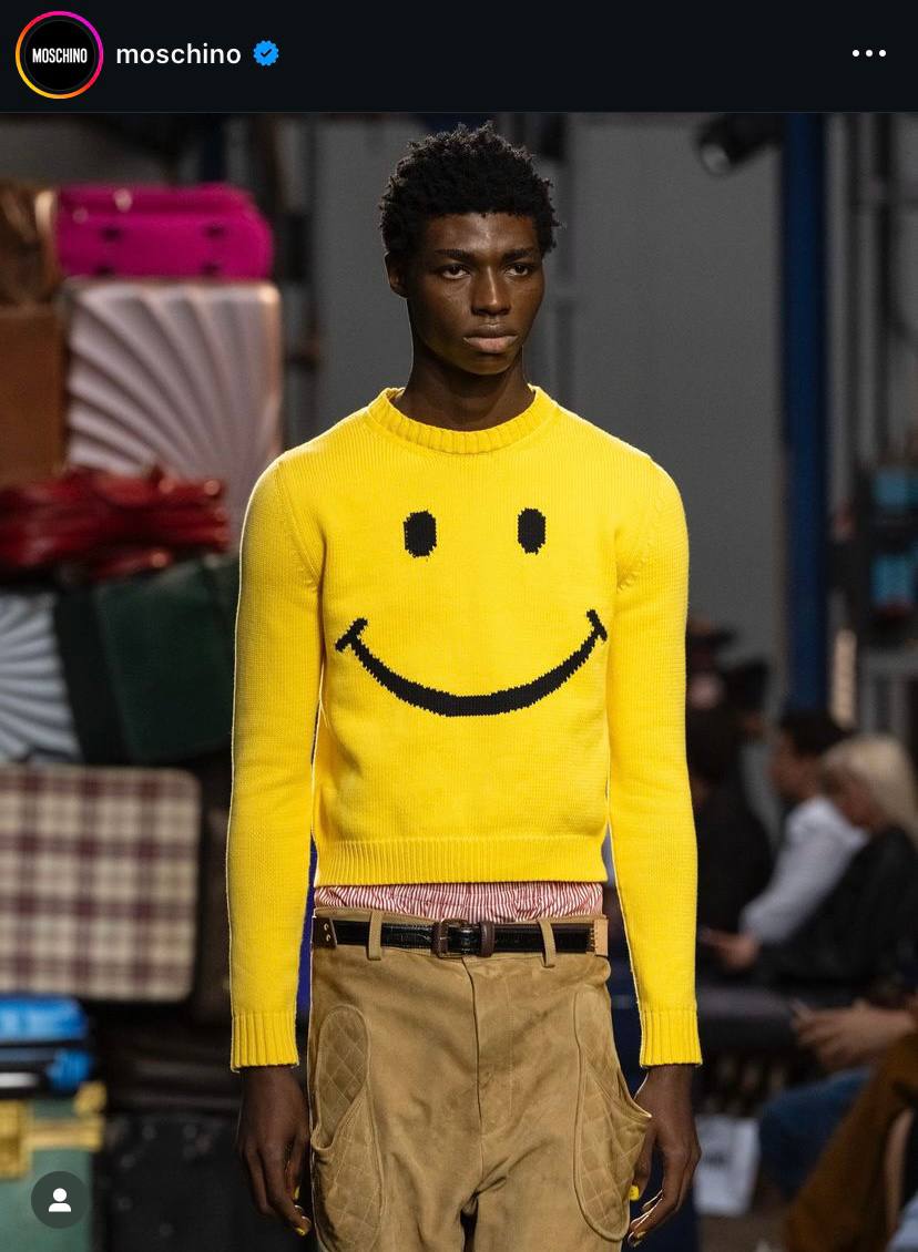 А так же, в нашей модной подборке:
- офисный пинжак выгорающего перфекциониста 🔥,
- свитер с уютными штанами, для создания домашней атмосферы на важных переговорах 🤭
- и рубашка с часами, которые ты п... | Сетка — социальная сеть от hh.ru