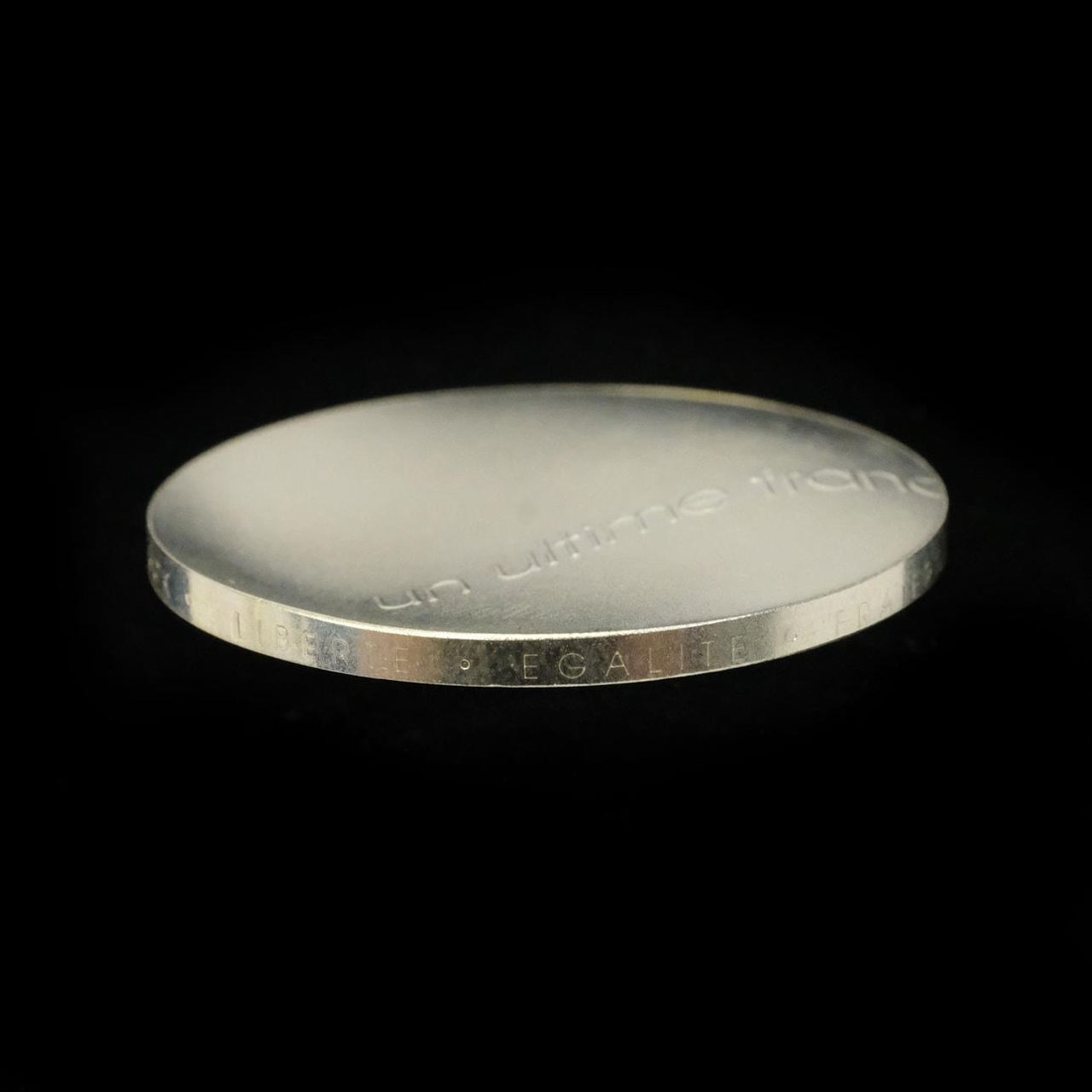 Порой я нахожу каку-нить крутейшую дизайнерскую штуку и не успокаиваюсь, пока не получю её себе | Сетка — социальная сеть от hh.ru