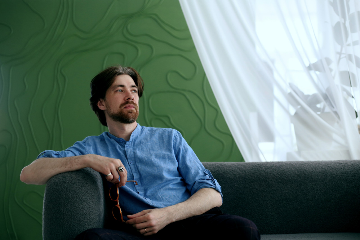 Цветные кадры я тоже люблю
I like color shots as well
#фотосессия
#фото
#мужскойпортрет | Сетка — социальная сеть от hh.ru