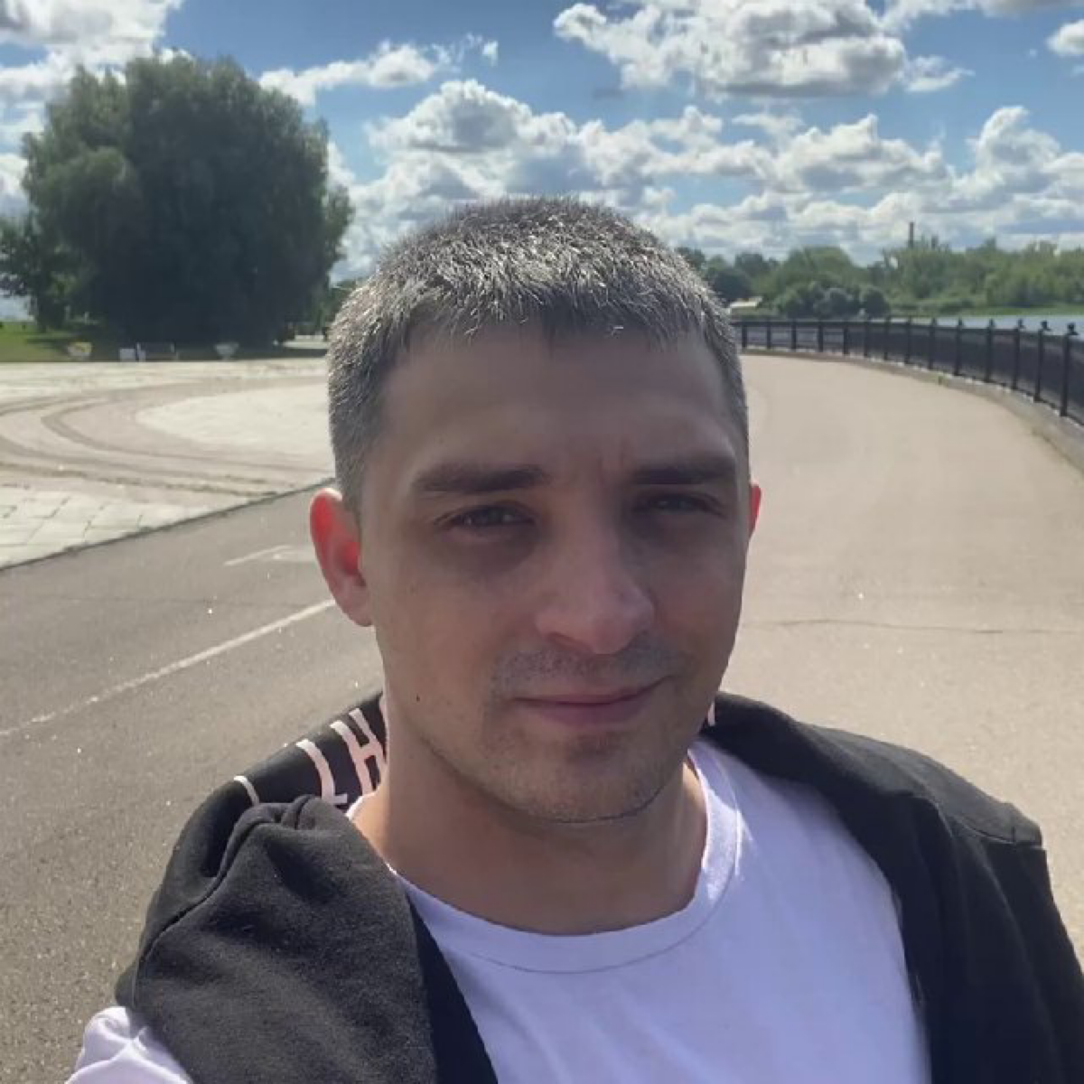 Максим Нюхин