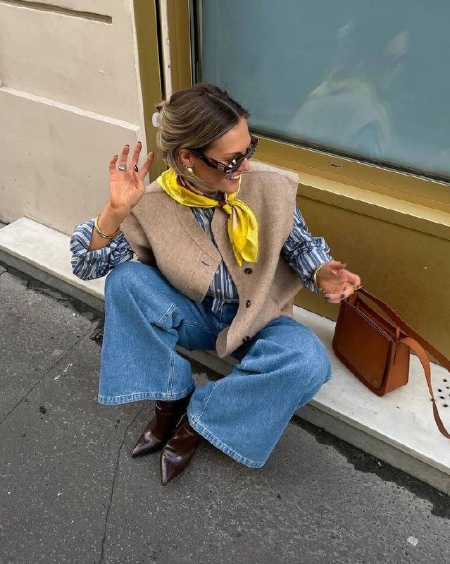 🧵Как носить платок летом?🧵
Обожаю носить платки! Один предмет - несколько вариантов ношения!
Платок можно повязать на голову разными способами
Можно завязать на сумку, тем более в этом году популярны ... | Сетка — социальная сеть от hh.ru