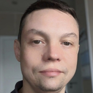 Константин Мельников