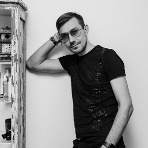 Леонид Михайлов