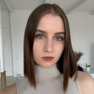 Арина Лобас