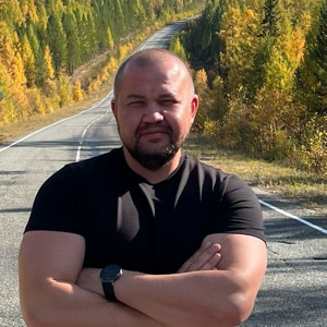 Максим Назаров