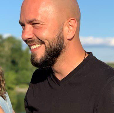 Николай Гутов