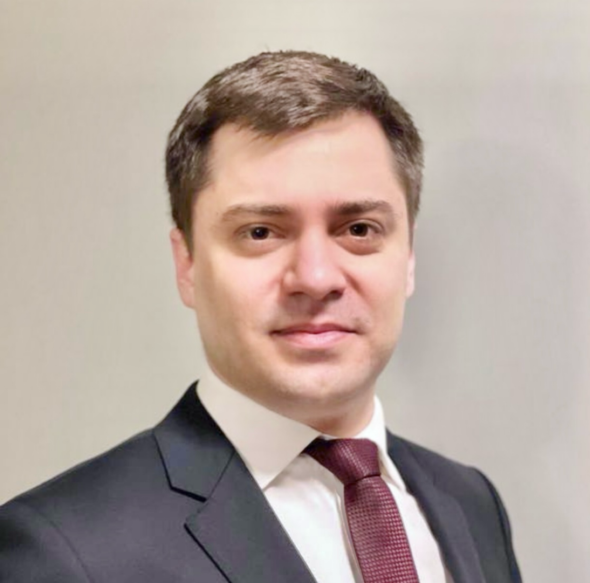 Vladimir Mikeladze | Сетка — социальная сеть от hh.ru