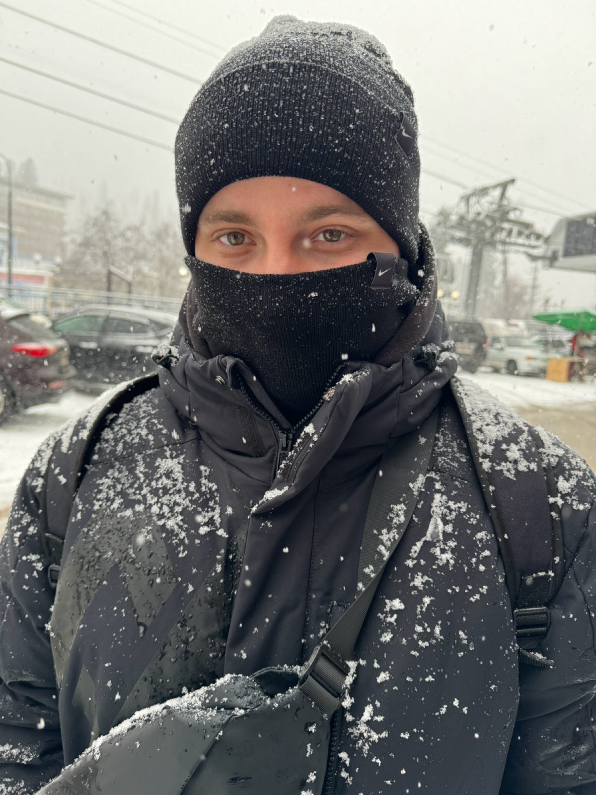 Всем привет! 👋
Мне 26 лет из которых последние 2 года я плотно занимаюсь аналитикой и уже даже потихоньку начинаю говорить на змеином языке (Python) | Сетка — социальная сеть от hh.ru