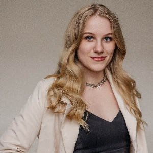 Алина Петрова | Сетка — социальная сеть от hh.ru