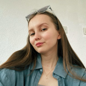 Полина Мельникова