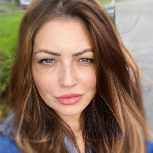 Елена Бикменева