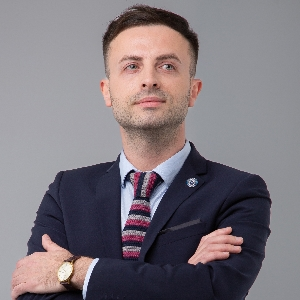 Владимир Макушев