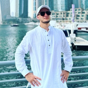 Anton Petukhov | Сетка — социальная сеть от hh.ru