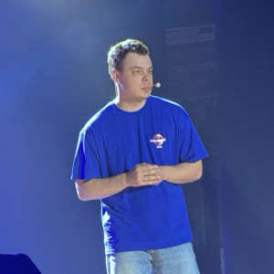 Максим Бурдин | Сетка — социальная сеть от hh.ru