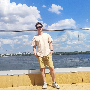 Андрей Попов