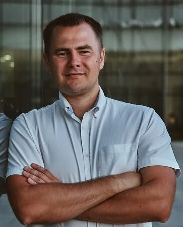 Юрий Макаров