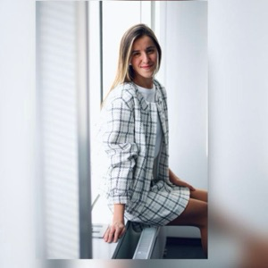 Елена Захарова | Сетка — социальная сеть от hh.ru