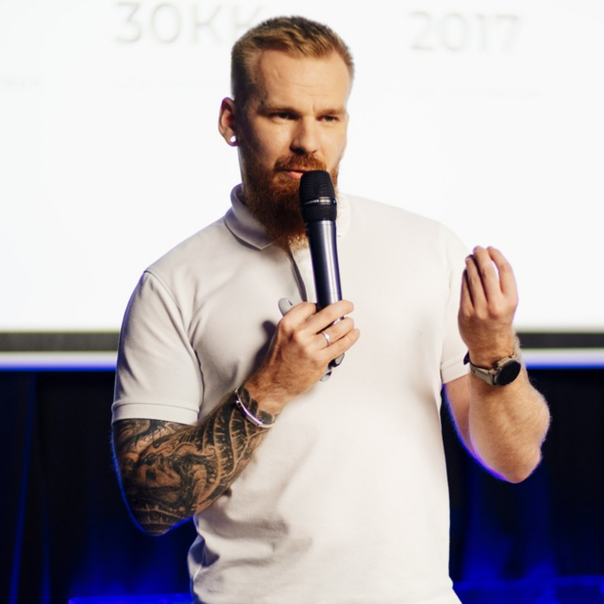 Олег Афанасьев