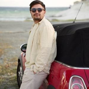 Максим Заколесник