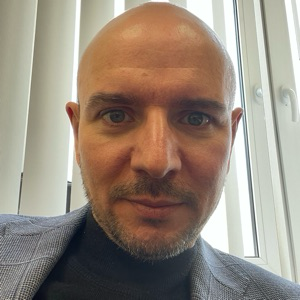 Денис Бобровников