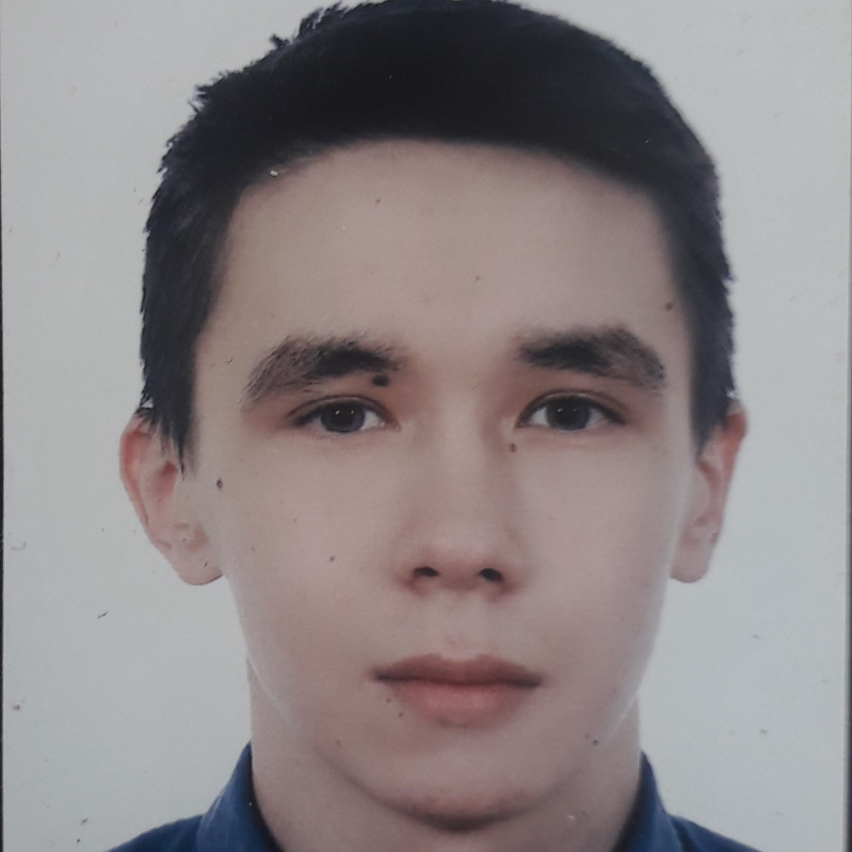 Илхам Вахриев