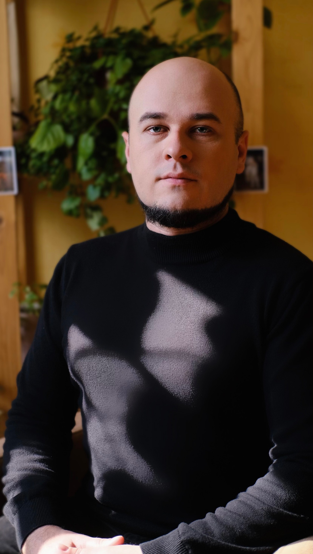 Общеизвестно, что сознание формируется в раннем детстве, когда критического восприятия быть не могло.
Бессознательное в этот период крайне уязвимо. Информация вливается в него без препятствий | Сетка — социальная сеть от hh.ru