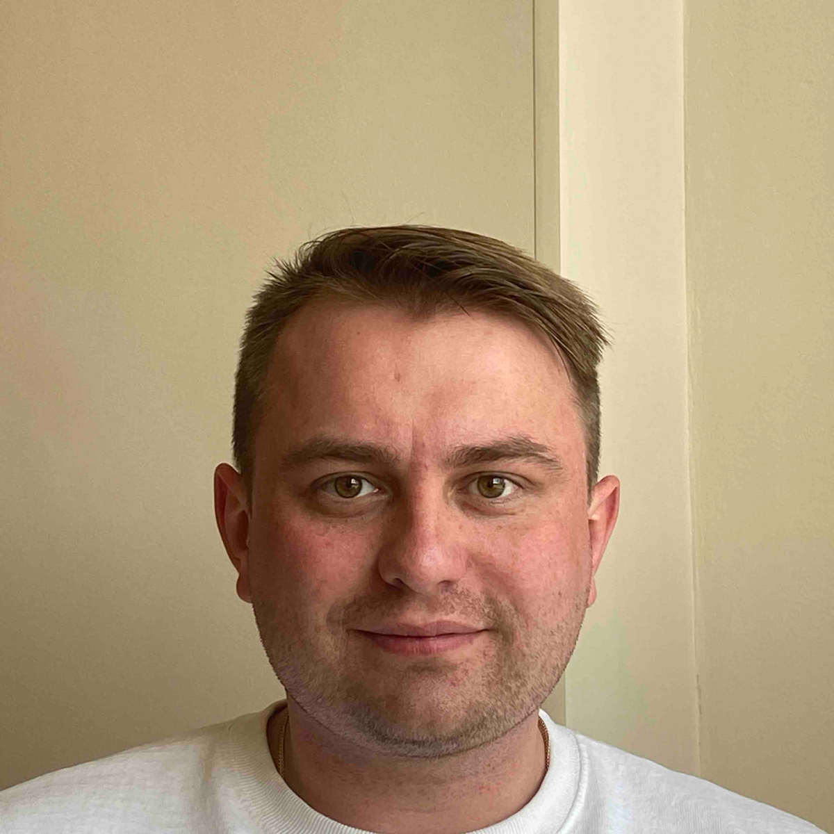 Андрей Попов