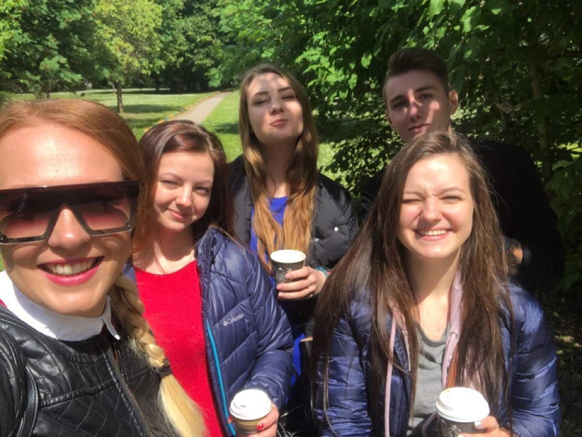 Продолжаю ностальгировать😁
Студенческие годы пролетели быстро | Сетка — социальная сеть от hh.ru