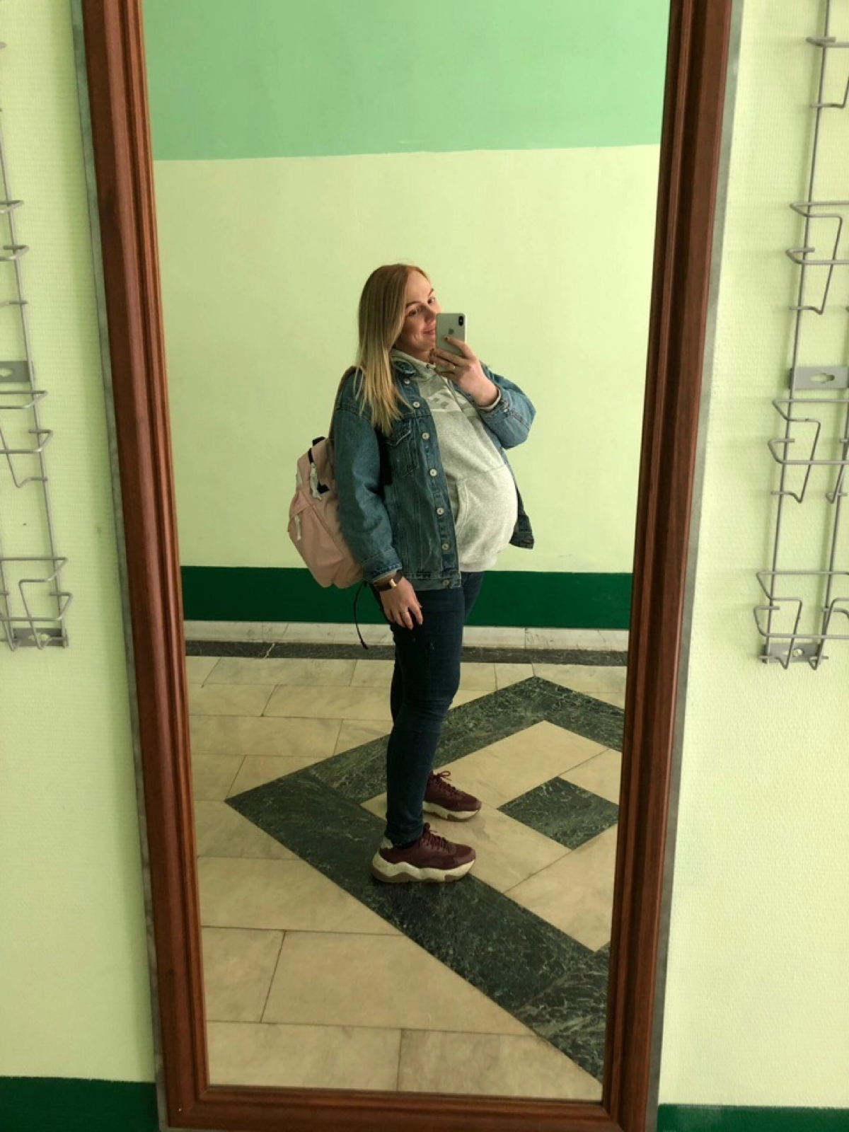 Продолжаю ностальгировать😁
Студенческие годы пролетели быстро | Сетка — социальная сеть от hh.ru