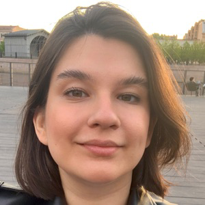 Юлия Захарова