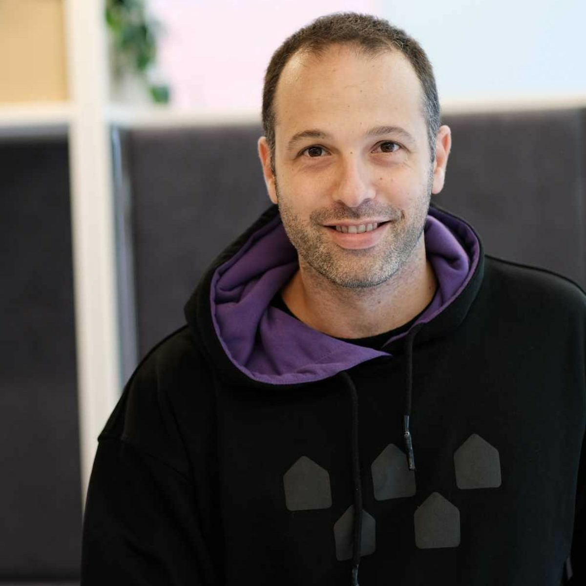 Simone Cabrino | Сетка — социальная сеть от hh.ru