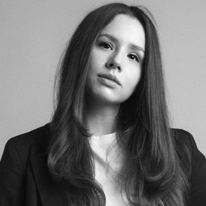 Юлия Попова