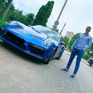 Дмитрий Карякин