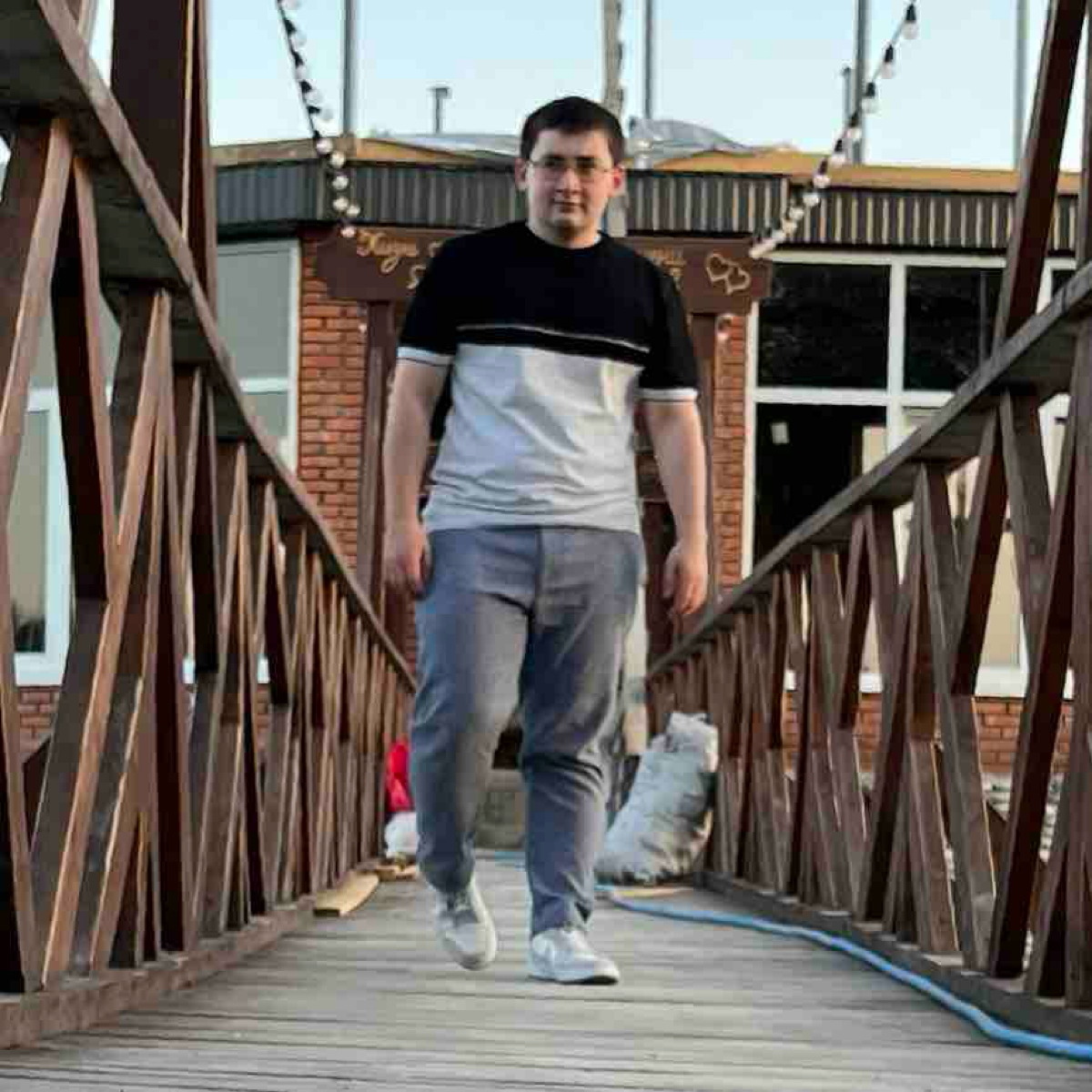 Азамат Ошроев