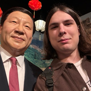 Артем Царюк | Сетка — социальная сеть от hh.ru