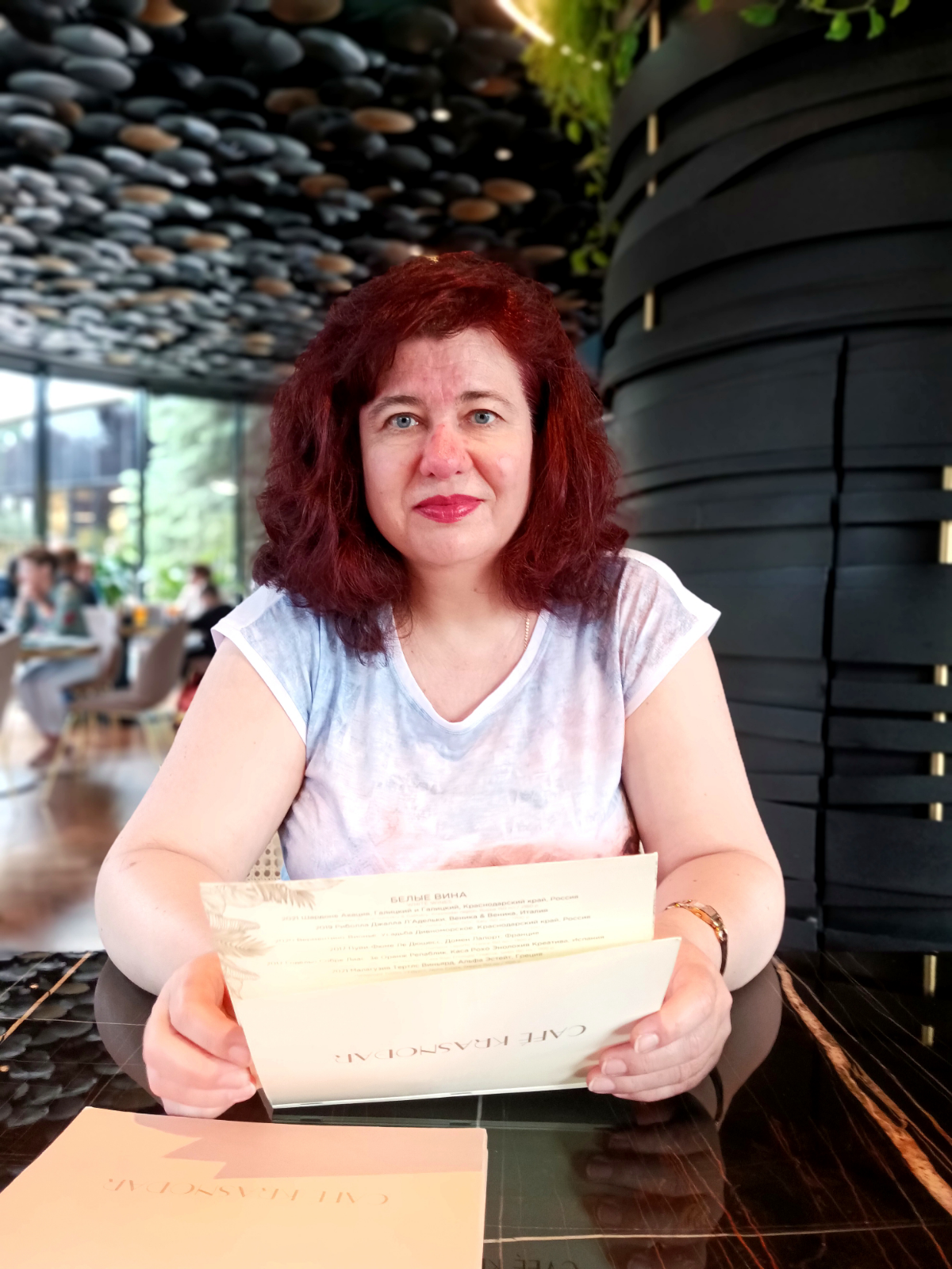 Здравствуйте.😃
Я, Пещерова  Ольга, арт-терапевт, использующий методы психологии  и театротерапии. Режиссёр и актриса, преподаватель театральных дисциплин, сценарист, психолог | Сетка — социальная сеть от hh.ru