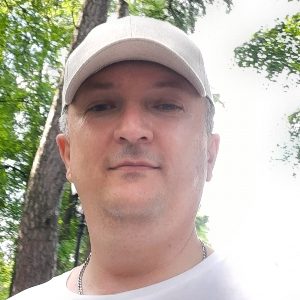 Андрей Неверов