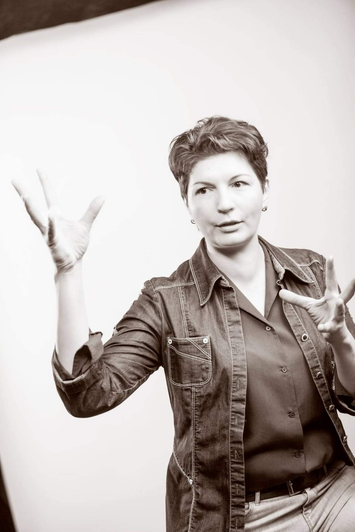 Yuliya Artua | Сетка — социальная сеть от hh.ru